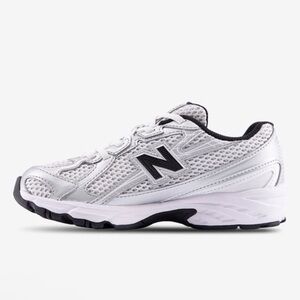 New Balance Metallic Silver 740 Size 1.5